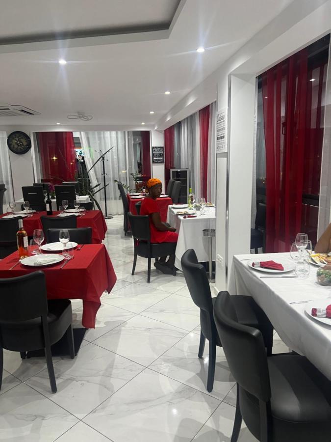 Residencial Santo Amaro Hotel Tarrafal  Ngoại thất bức ảnh